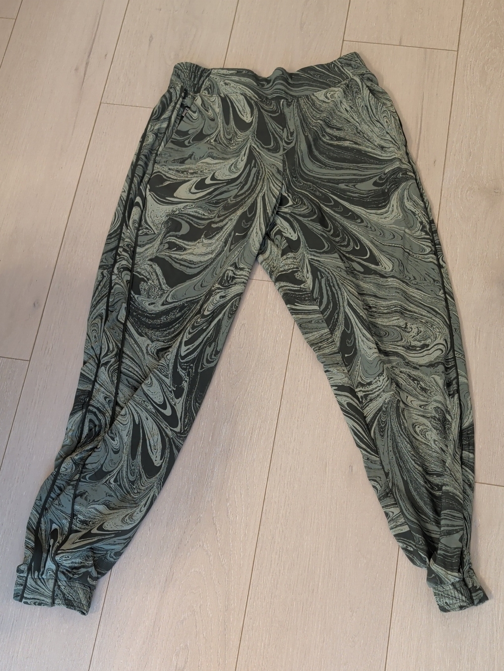 Women's Marble-Print Jogger Pants in Sage Green
